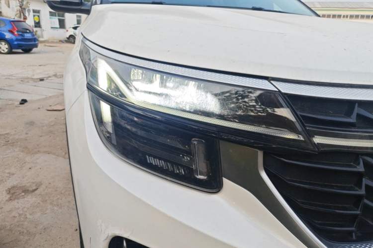 Used Kia Seltos 2023 1.5L CVT Luxury Edition Right Front Headlight