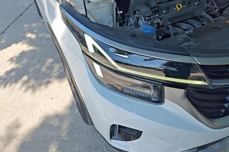Used Kia Seltos 2023 1.5L CVT Luxury Edition Right Front Headlight