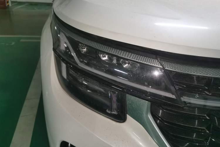 Used Kia Seltos 2023 1.5L CVT Luxury Edition Right Front Headlight