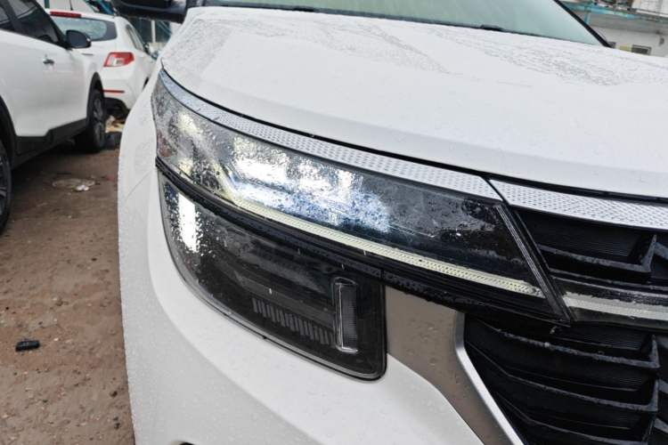 Used Kia Seltos 2023 1.5L CVT Luxury Edition Right Front Headlight