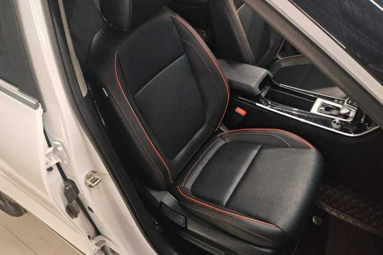 Used Kia Seltos 2023 1.5L CVT Luxury Edition Right Front Seat