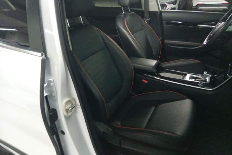 Used Kia Seltos 2023 1.5L CVT Luxury Edition Right Front Seat
