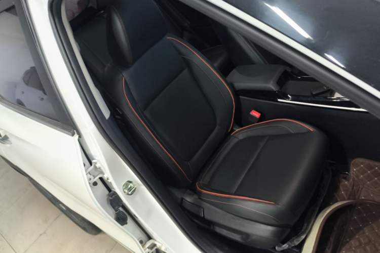 Used Kia Seltos 2023 1.5L CVT Luxury Edition Right Front Seat