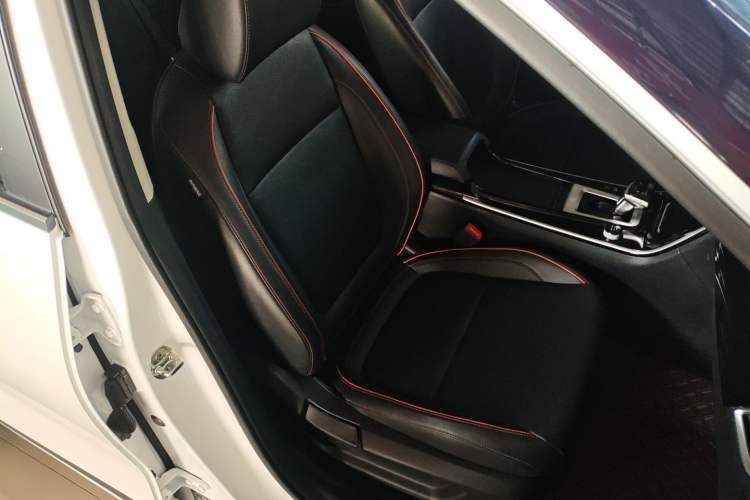 Used Kia Seltos 2023 1.5L CVT Luxury Edition Right Front Seat