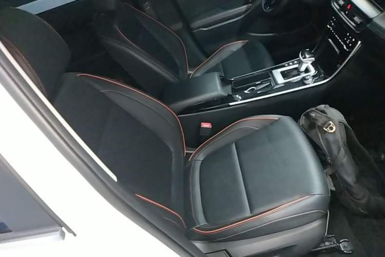 Used Kia Seltos 2023 1.5L CVT Luxury Edition Right Front Seat