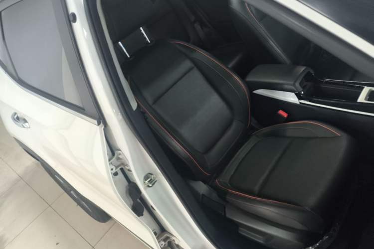 Used Kia Seltos 2023 1.5L CVT Luxury Edition Right Front Seat