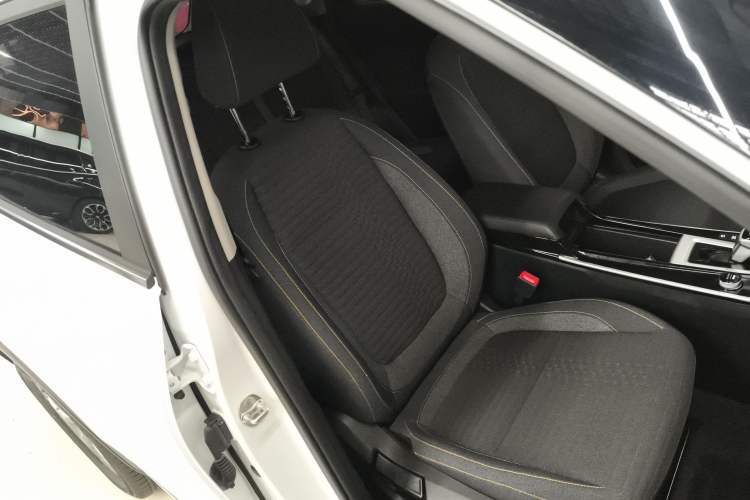 Used Kia Seltos 2023 1.5L CVT Comfort Edition Right Front Seat