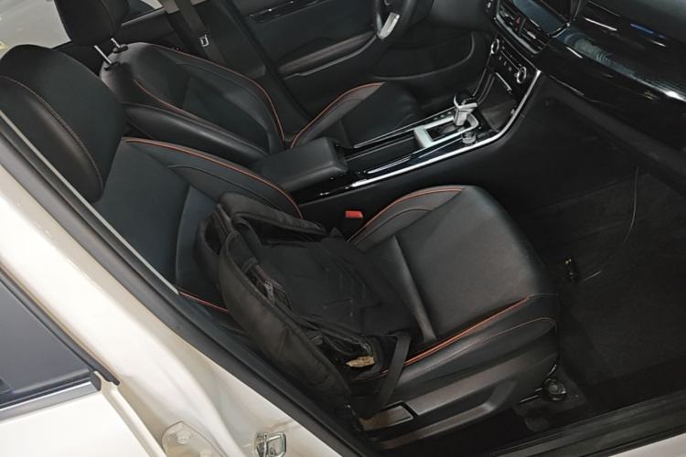 Used Kia Seltos 2023 1.5L CVT Luxury Edition Right Front Seat