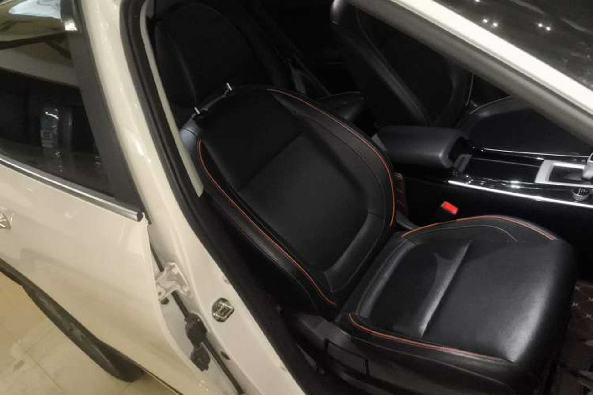 Used Kia Seltos 2023 1.5L CVT Luxury Edition Right Front Seat