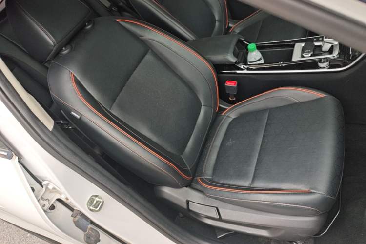 Used Kia Seltos 2023 1.5L CVT Luxury Edition Right Front Seat