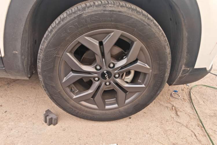 Used Kia Seltos 2023 1.5L CVT Luxury Edition Right Front Wheel Hub
