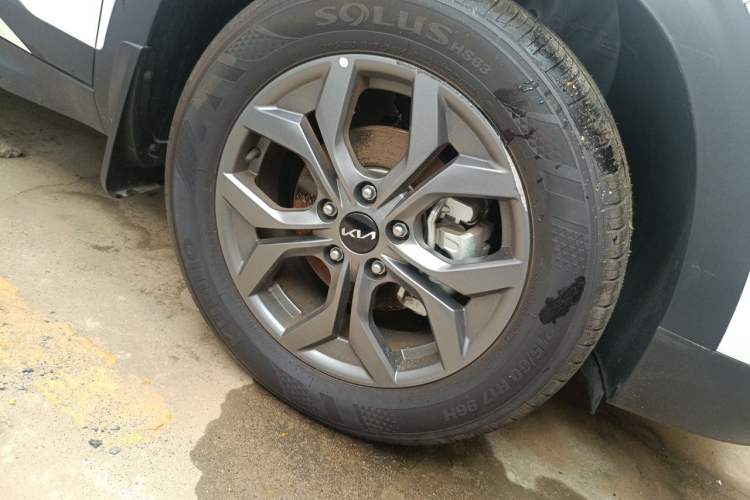 Used Kia Seltos 2023 1.5L CVT Luxury Edition Right Front Wheel Hub