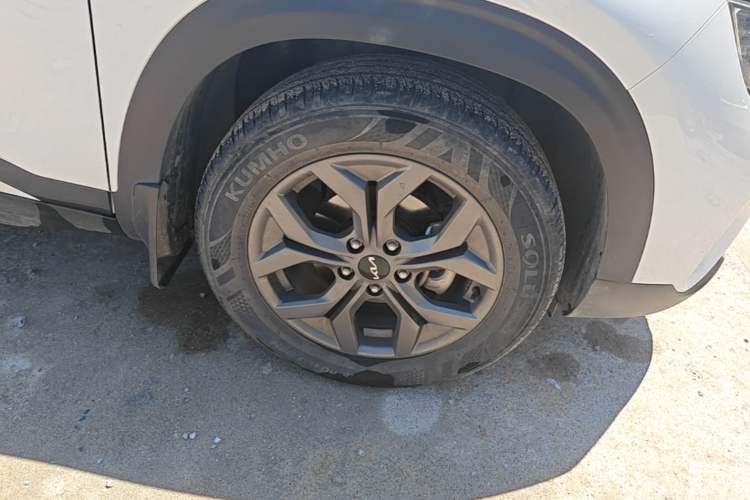 Used Kia Seltos 2023 1.5L CVT Luxury Edition Right Front Wheel Hub