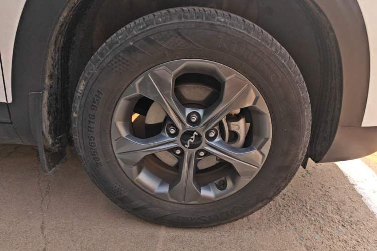 Used Kia Seltos 2023 1.5L CVT Luxury Edition Right Front Wheel Hub