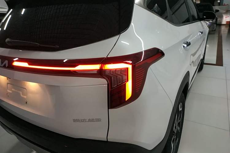 Used Kia Seltos 2023 1.5L CVT Luxury Edition Right Rear Taillight