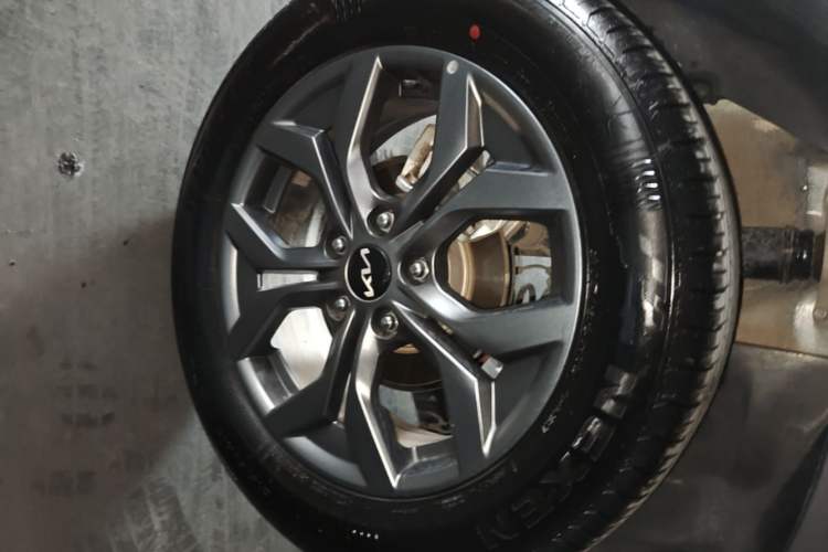 Used Kia Seltos 2023 1.5L CVT Luxury Edition Right Rear Wheel Hub