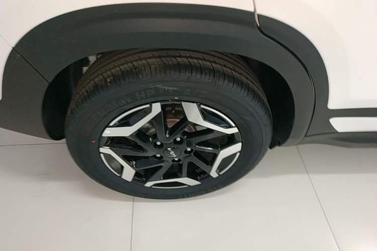 Used Kia Seltos 2023 1.5L CVT Luxury Edition Right Rear Wheel Hub