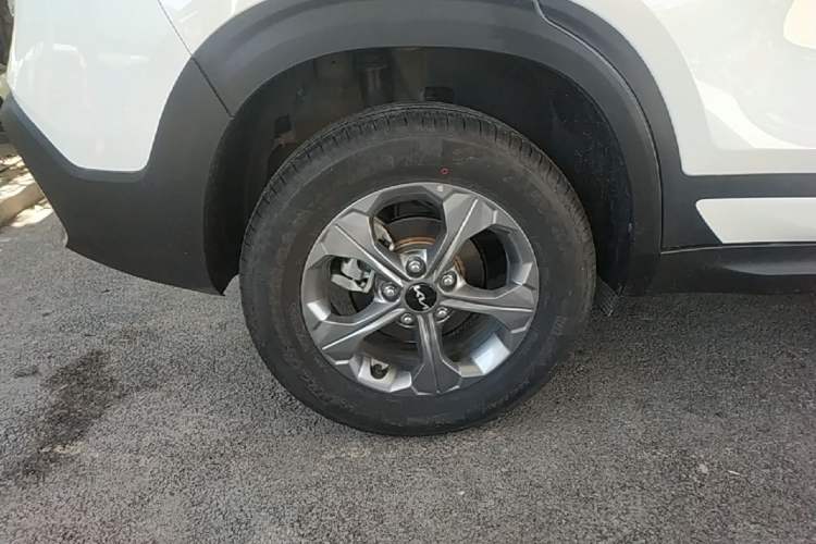 Used Kia Seltos 2023 1.5L CVT Comfort Edition Right Rear Wheel Hub