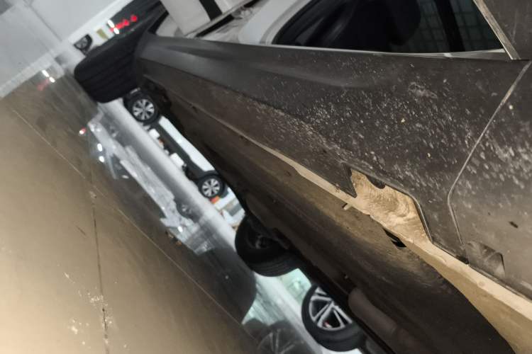 Used Kia Seltos 2023 1.5L CVT Luxury Edition Right Side Sill