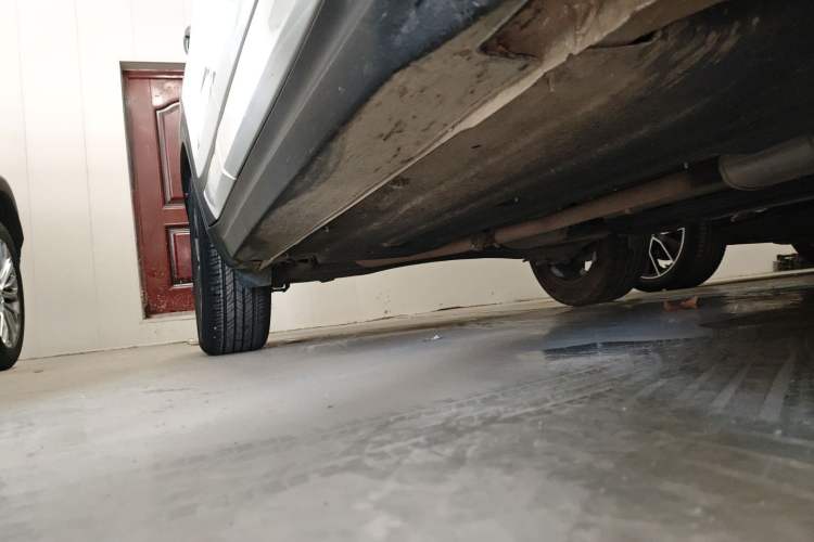 Used Kia Seltos 2023 1.5L CVT Luxury Edition Right Side Sill