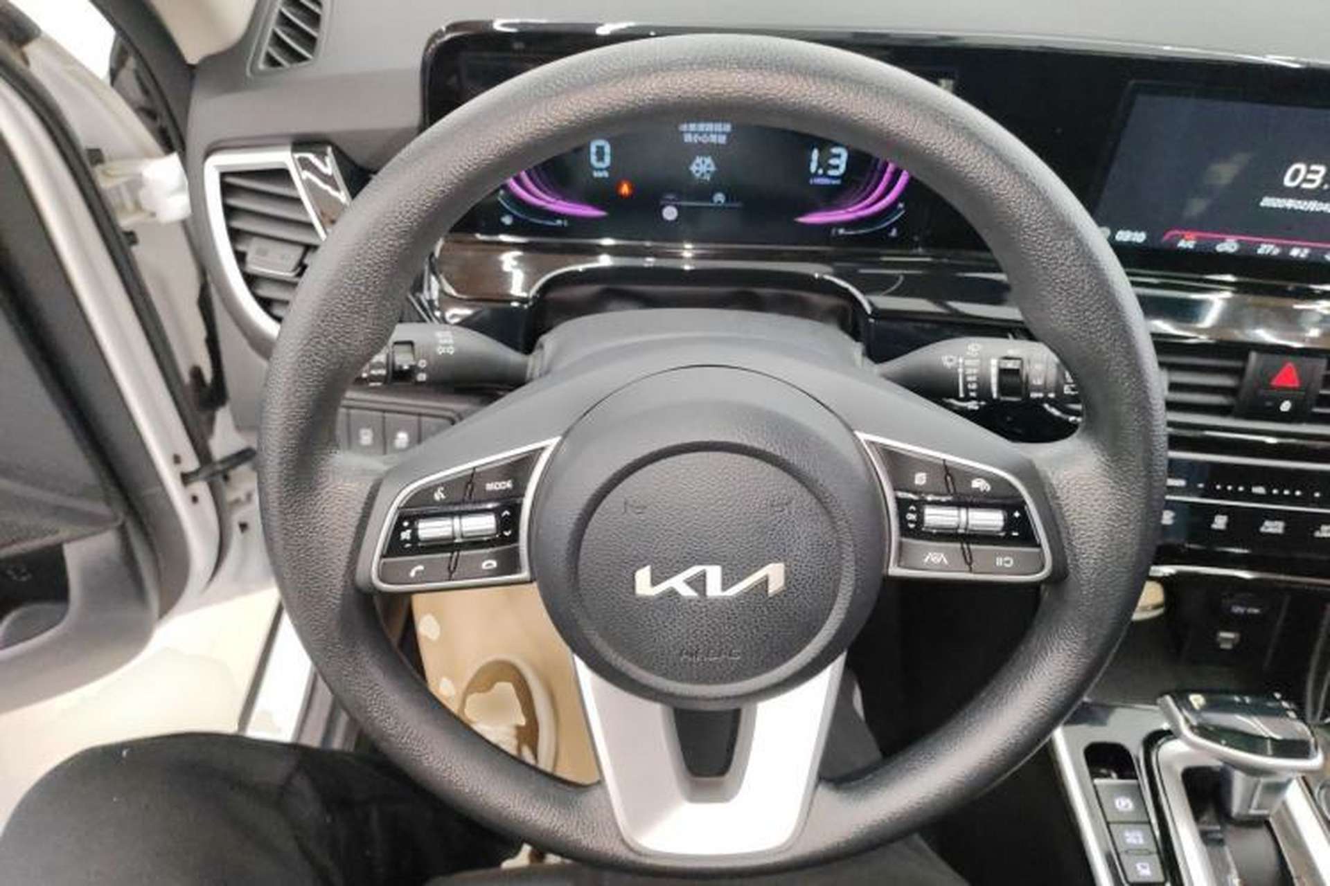 Used Kia Seltos 2023 1.5L CVT Luxury Edition Steering Wheel