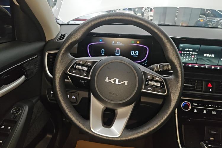 Used Kia Seltos 2023 1.5L CVT Luxury Edition Steering Wheel