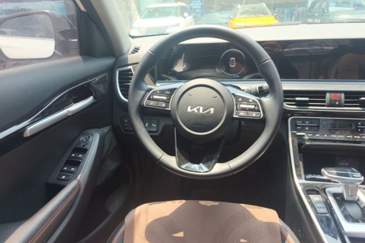 Used Kia Seltos 2023 1.5L CVT Luxury Edition Steering Wheel