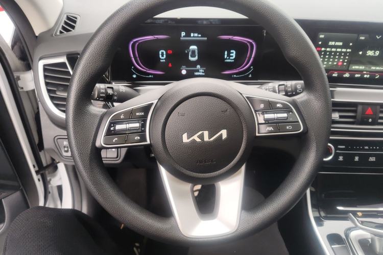 Used Kia Seltos 2023 1.5L CVT Luxury Edition Steering Wheel