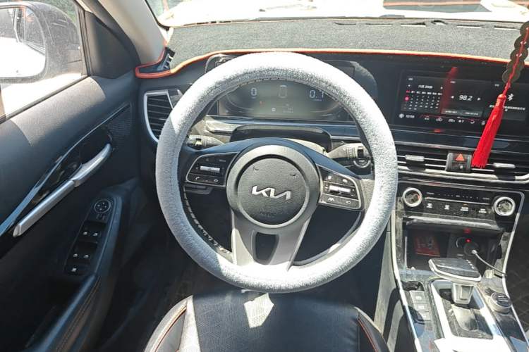 Used Kia Seltos 2023 1.5L CVT Luxury Edition Steering Wheel