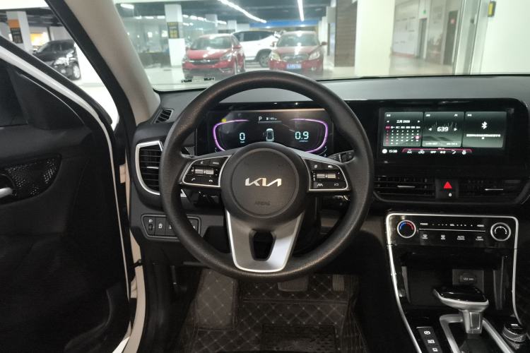 Used Kia Seltos 2023 1.5L CVT Luxury Edition Steering Wheel