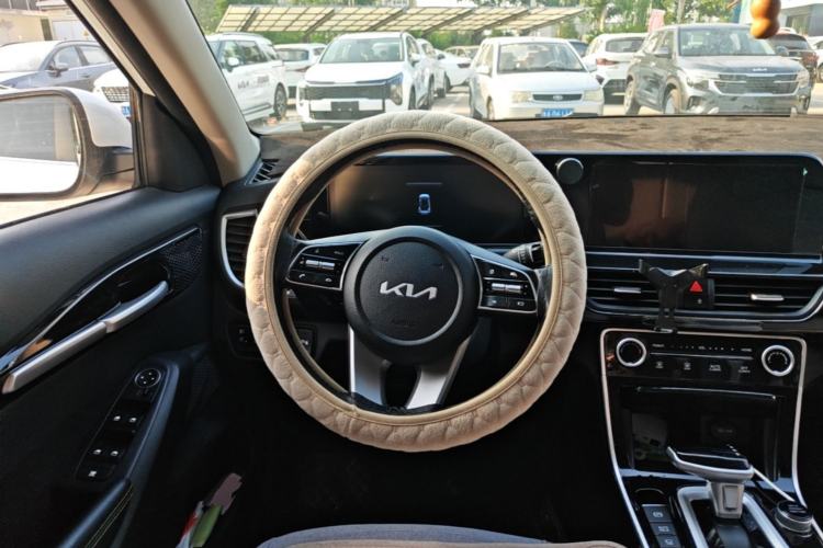 Used Kia Seltos 2023 1.5L CVT Luxury Edition Steering Wheel