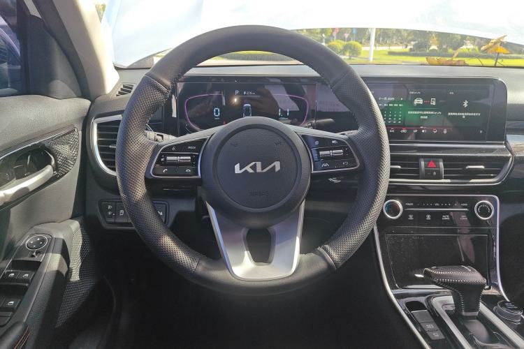 Used Kia Seltos 2023 1.5L CVT Luxury Edition Steering Wheel