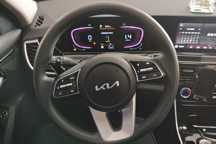 Used Kia Seltos 2023 1.5L CVT Luxury Edition Steering Wheel