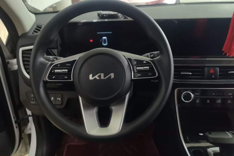Used Kia Seltos 2023 1.5L CVT Luxury Edition Steering Wheel