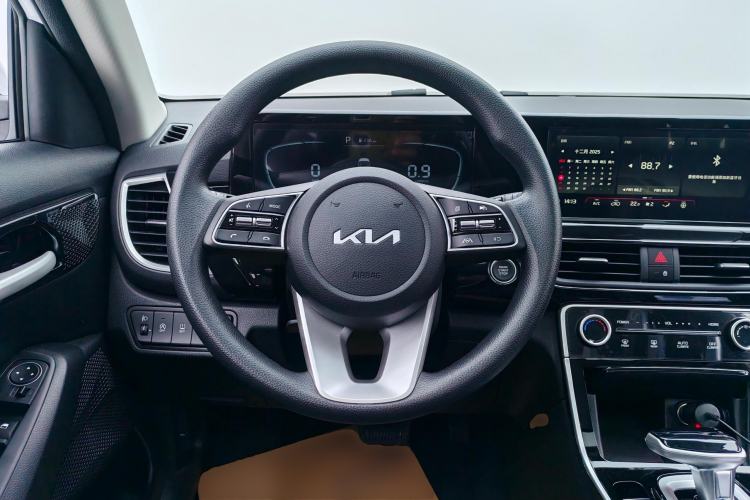 Used Kia Seltos 2023 1.5L CVT Luxury Edition Steering Wheel