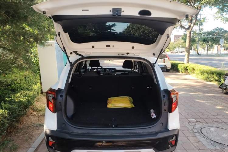 Used Kia Seltos 2023 1.5L CVT Comfort Edition Trunk