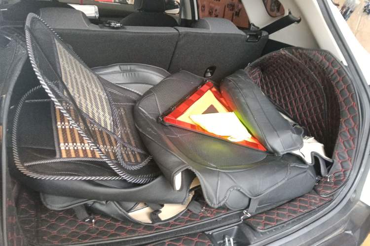 Used Kia Seltos 2023 1.5L CVT Comfort Edition Trunk