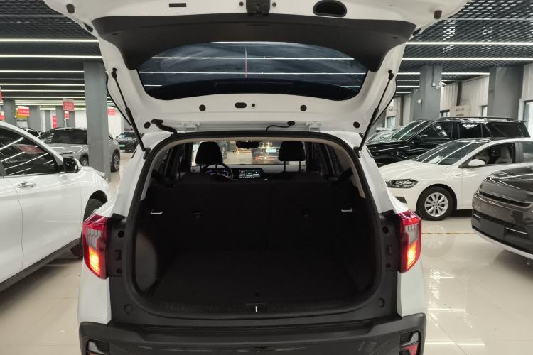 Used Kia Seltos 2023 1.5L CVT Comfort Edition Trunk