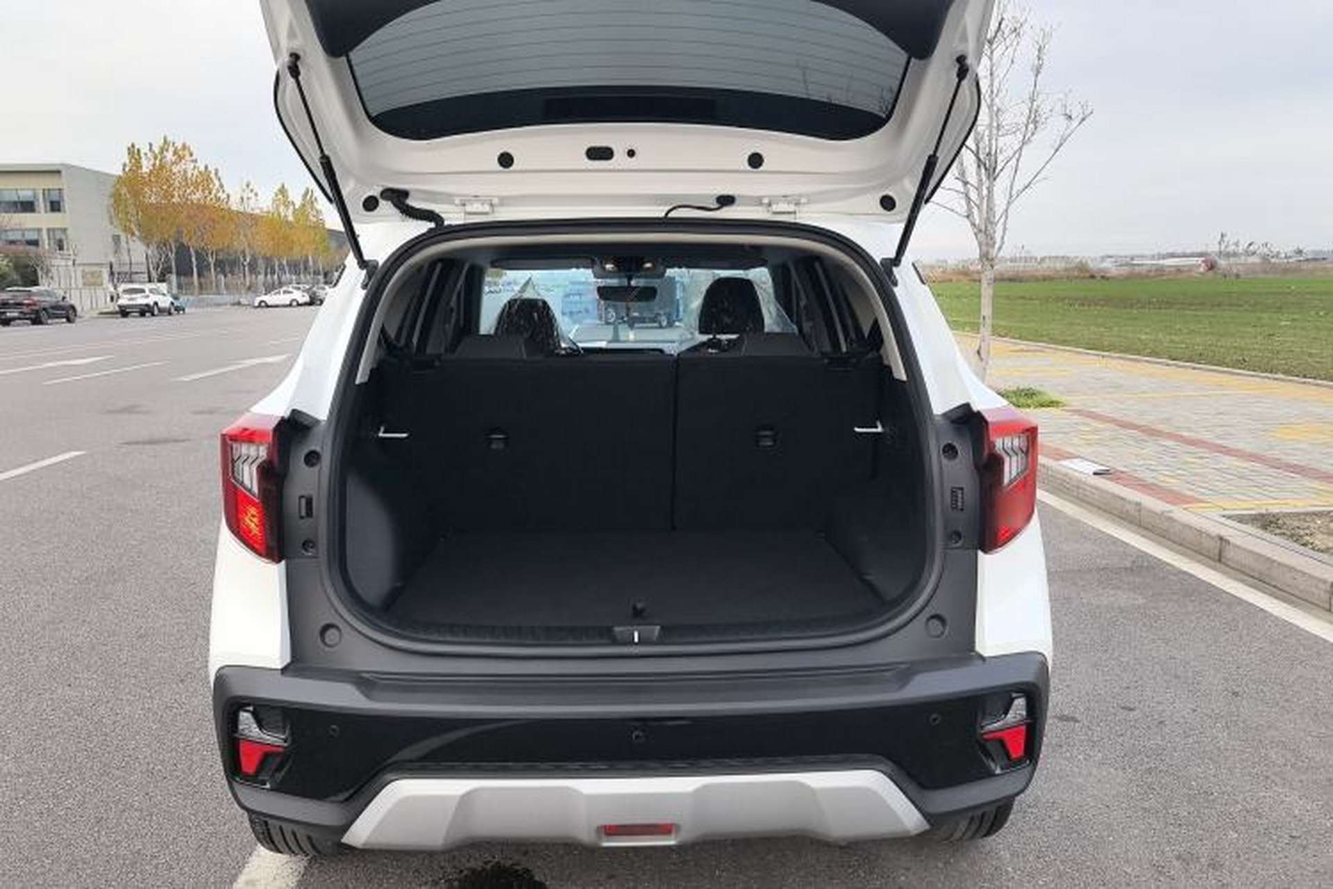 Used Kia Seltos 2023 1.5L CVT Comfort Edition Trunk