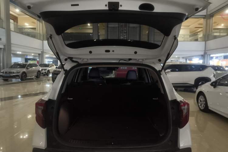 Used Kia Seltos 2023 1.5L CVT Luxury Edition Trunk
