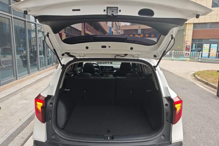 Used Kia Seltos 2023 1.5L CVT Luxury Edition Trunk