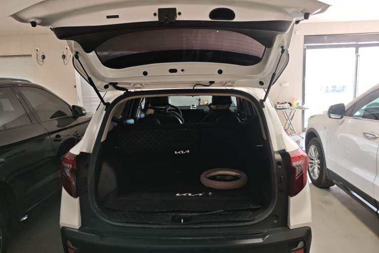 Used Kia Seltos 2023 1.5L CVT Luxury Edition Trunk
