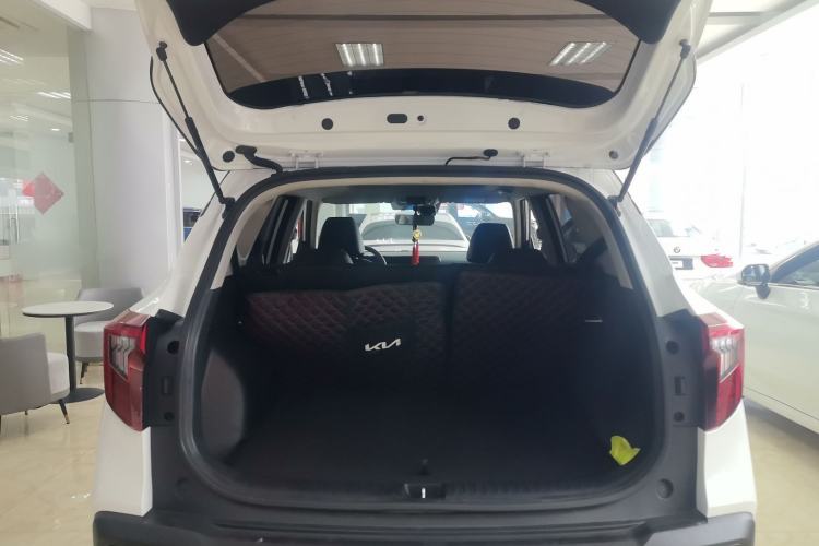 Used Kia Seltos 2023 1.5L CVT Luxury Edition Trunk