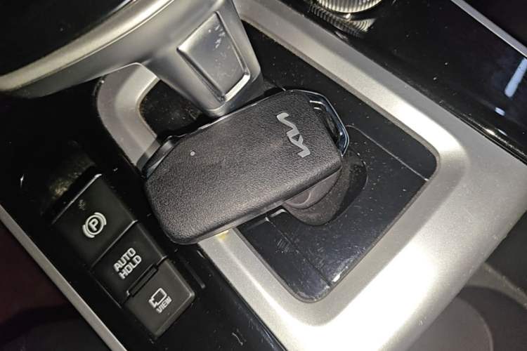 Used Kia Seltos 2023 1.5L CVT Luxury Edition Vehicle Key