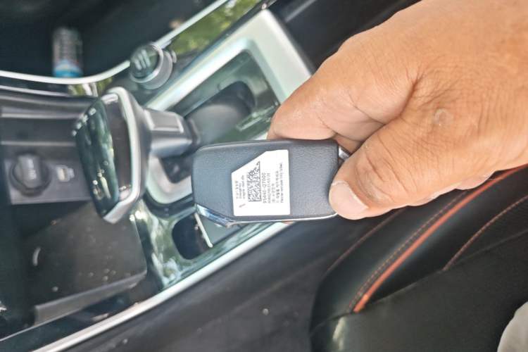 Used Kia Seltos 2023 1.5L CVT Luxury Edition Vehicle Key