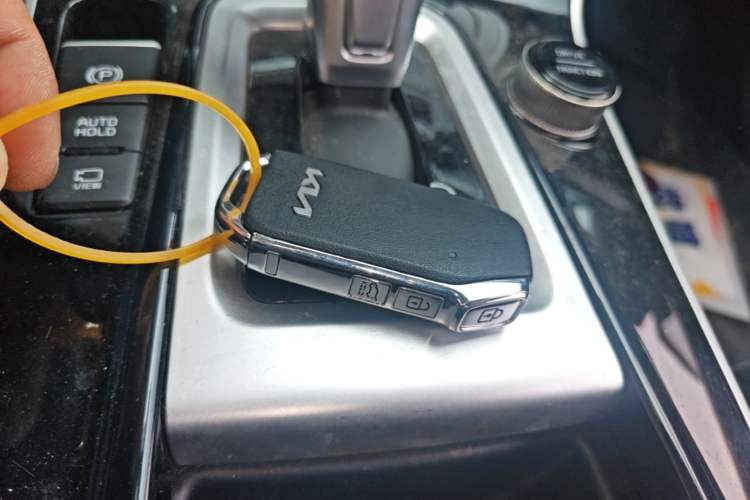 Used Kia Seltos 2023 1.5L CVT Luxury Edition Vehicle Key