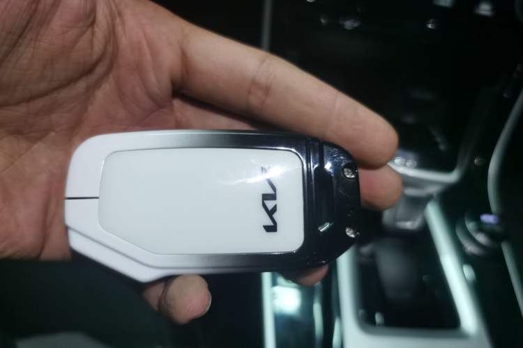 Used Kia Seltos 2023 1.5L CVT Luxury Edition Vehicle Key