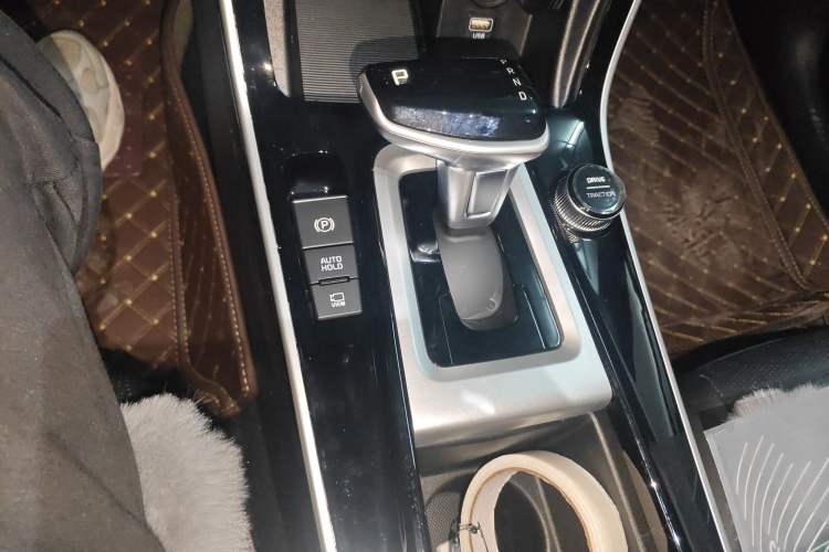 Used Kia Seltos 2026 1.5L IVT Luxury Edition Gear Lever