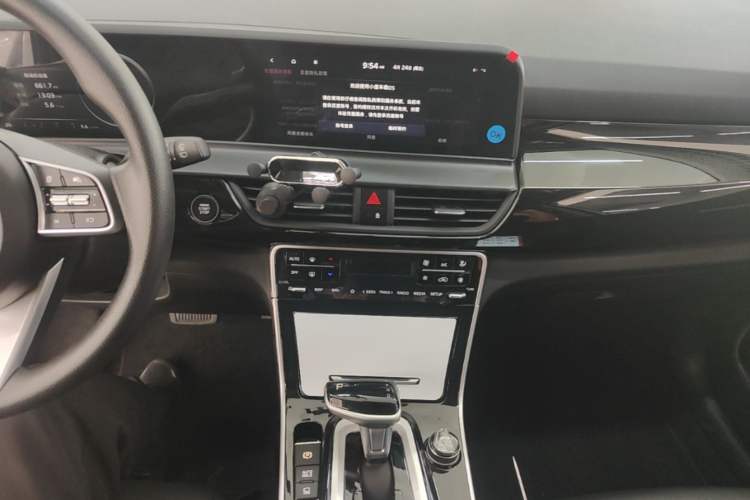 Used Kia Seltos 2026 1.5L IVT Luxury Comfort Edition Audio And AC Panel