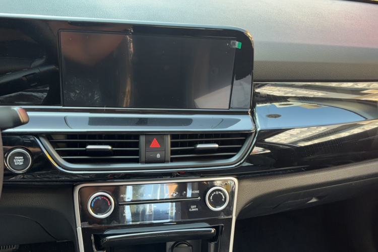 Used Kia Seltos 2026 Model 1.5L IVT Comfort Edition Audio And AC Panel
